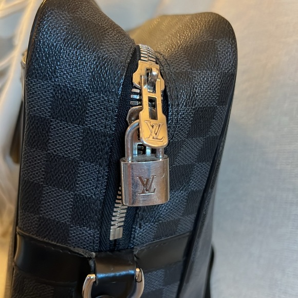 Louis Vuitton Men’s Porte-Documents Voyage PM Briefcase - Picture 3 of 5